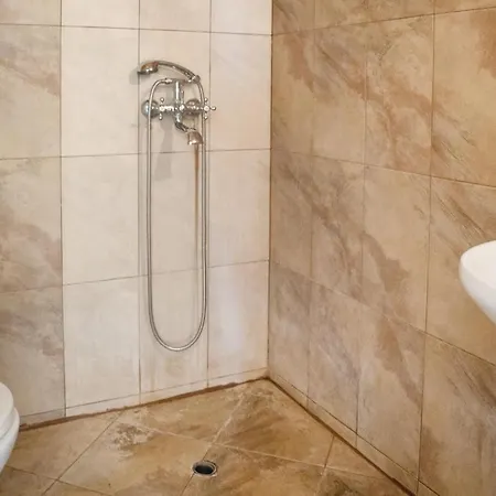 Three-bedroom Holiday In Kosharica Holiday home Kosharitsa