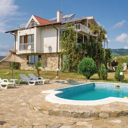 Dom wakacyjny Three-bedroom Holiday In Kosharica *